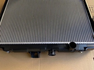 Radiateur POTER/H100 93-97 MT Pièce n° 25310-43820 - Product Image 2