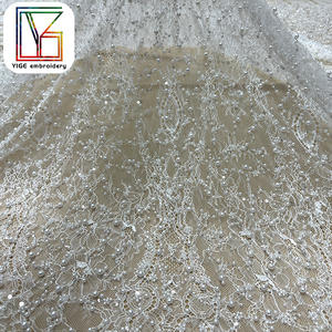 ผ้าลูกไม้ชานทิลลี่ปักลายสีขาวหรูหรา ประดับด้วยเลื่อมและมุก ผ้าตาข่ายประดับเลื่อมวิบวับ สำหรับชุดแต่งงาน - Product Image 3