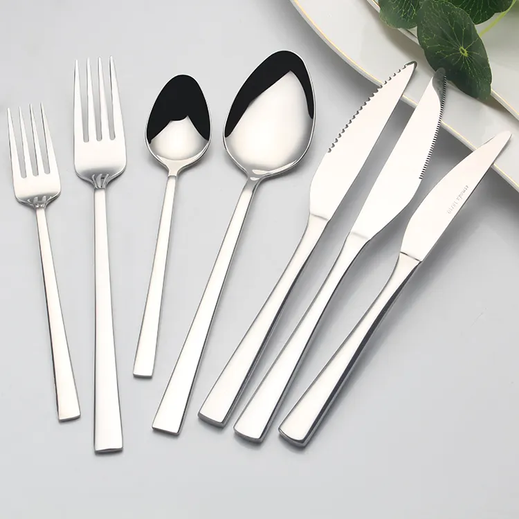Chinese kitchen food grade silverware dinner spoons, forks, and knives restaurant stainless steel cutlery