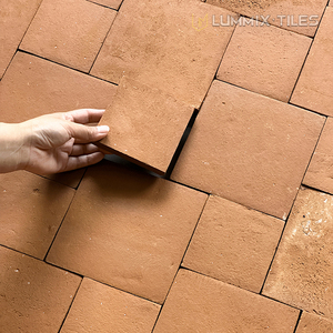 Carreaux de terre cuite faits à la main de qualité supérieure, géométriques et irréguliers, pour espaces rustiques - Product Image 4