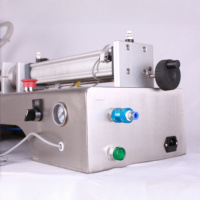 Machine de remplissage semi-automatique à pompe à piston en acier inoxydable de 5 à 5000 ml pour l'eau pure, les jus, le lait et les boissons en emballage verre