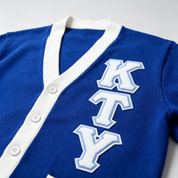 Pulls et Manteaux Tricotés Personnalisés Unisexe Hiver pour Femmes et Hommes KTY Sorority, Cardigans Bleus Ornés d'un Badge d'Association Personnalisé