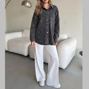 <span class=keywords><strong>Camicia</strong></span> in Denim oversize <span class=keywords><strong>da</strong></span> <span class=keywords><strong>donna</strong></span> in cotone Channel 2025 con stampa a cuore autunnale camicie <span class=keywords><strong>di</strong></span> <span class=keywords><strong>jeans</strong></span> a maniche lunghe con maniche - Product Image 2