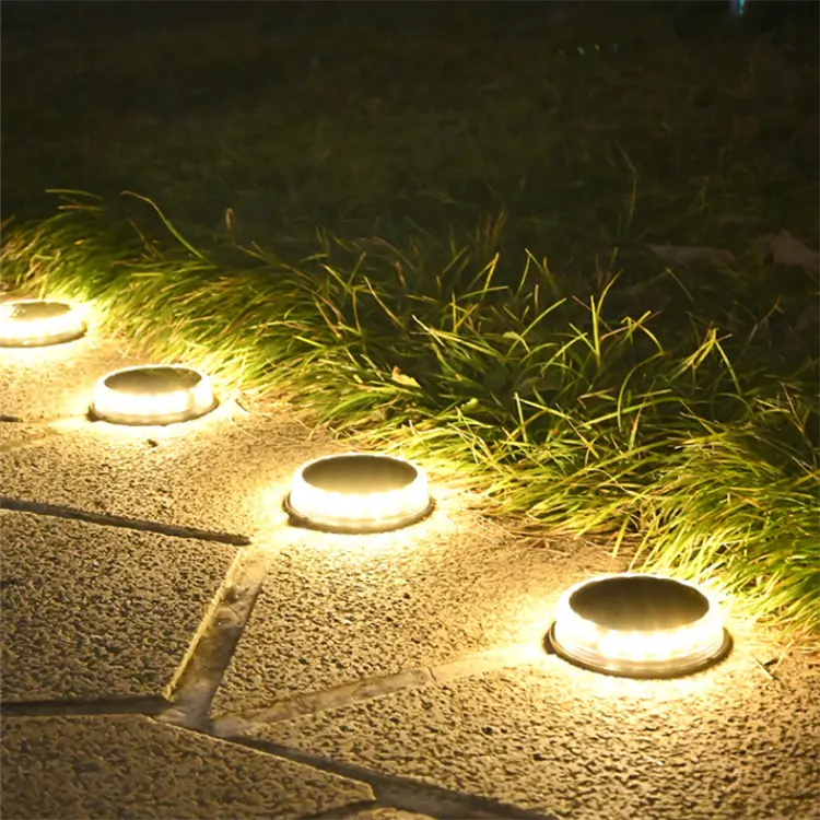 Luce solare decorativa a forma di UFO per esterni prato da giardino con LED colorati piccolo Gadget solare giardino prato Deck LED Light