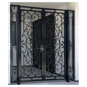 Puertas de Hierro Forjado Personalizadas Prima: Artesanía Artesanal con Monogramas Personalizados y Elementos Decorativos - Product Image 5