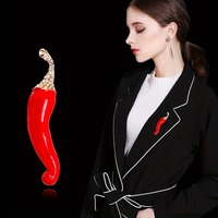 Broche Piment Rouge Vif pour Femmes et Filles, Accessoire de Costume et Robe, Épingles Dorées