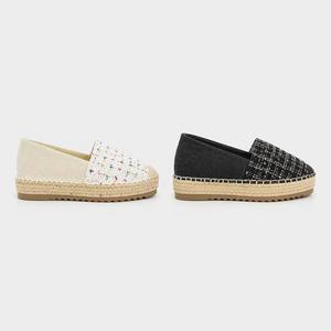 Espadrilles décontractées pour femmes en tweed avec logo personnalisé OEM, en tissu bouclé bicolore, à plateforme en jute, pour l'été et la marche - Product Image 4
