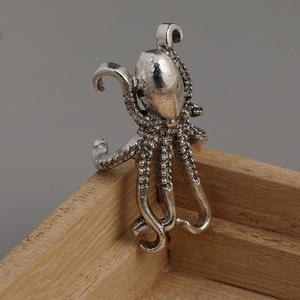 Orecchini vintage a clip a forma di polpo per donna, gioielli unici a tema animale marino - Product Image 5