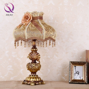 Lampe de table en résine avec abat-jour en tissu fleuri, style européen vintage MKMJ, lumière chaude, luminosité réglable, pour la décoration de la maison - Product Image 2