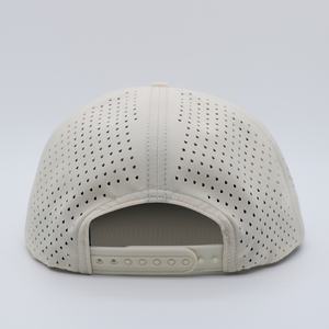 Casquette de sport unisexe 5 panneaux en PVC et caoutchouc, personnalisable, haute qualité, pour cyclisme et alpinisme, avec design perforé découpé au laser et tissu imprimé - Product Image 4