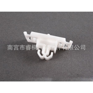 Clip de fixation en plastique Shuangxuan 4A0853825C pour le positionnement de la plaque de protection latérale des jupes de voiture BMW, Volkswagen, Audi - Product Image 2