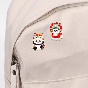 Broche de Panda de Estilo Chino con Tendencia Nacional, Diseño de Panda Gigante de Ópera, Tai Chi, Danza del León y Malabares, con Técnica de Esmaltado por Goteo - Product Image 2