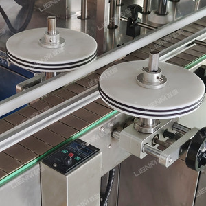 Macchina per il riempimento di liquidi personalizzata in fabbrica <span class=keywords><strong>4</strong></span> teste per il riempimento e la tappatura della macchina per il riempimento di sapone liquido - Product Image 4