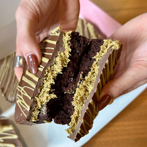 Pâte à <span class=keywords><strong>tartiner</strong></span> au chocolat, pistache et <span class=keywords><strong>noisette</strong></span> de Dubaï, Biscuit au chocolat de Dubaï, Marque privée personnalisée pour la vente au détail et en gros - Product Image 3