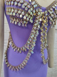 Abito da sera lusso viola con perline pesanti, scollo a spalline sottili, lunghezza al ginocchio, con strass, ideale per cocktail party - Product Image 4