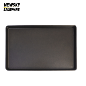 ถาดอบขนมปังอะลูมิเนียมอัลลอยเคลือบดำพรีเมียม แบบมีรูระบายความร้อน ให้ความร้อนสม่ำเสมอ สำหรับทำขนมปังบาแกตต์และครัวซองต์อย่างมืออาชีพ - Product Image 1