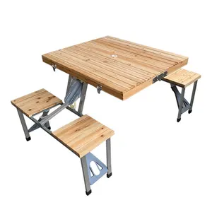 फर्नीचर आँगन एल्यूमिनियम फ्रेम लकड़ी की पिकनिक फोल्डिंग सूटकेस टेबल और कुर्सी कैम्पिंग डाइनिंग गार्डन आउटडोर टेबल 4 सीटों के साथ