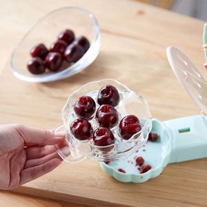 Décortiqueur de cerises personnalisé pour la cuisine – Éliminateur de noyaux de fruits - Product Image 3