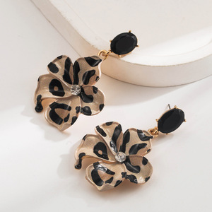 Pendientes con Colgante de Flores y Estampado de Leopardo, Estilo Exagerado y Único para Venta al por Mayor de Pendientes de Flores de Moda - Product Image 3