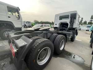 Camion tracteur SINOTRUK HOWO 6x4 371HP d'occasion Euro 2 10 roues, semi-remorque lourde pour la logistique longue distance - Product Image 3