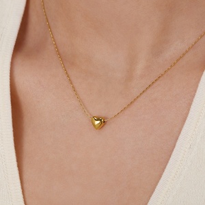 Jiachen Custom <span class=keywords><strong>Fashion</strong></span> Trendy 18k Gold Plated Liebesherz Halskette Ohne Anlaufen Farbe Edelstahl Schmuck für Frauen - Product Image 6