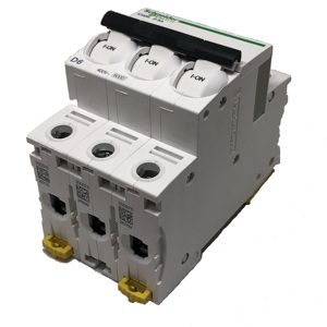 Interruptor de Circuito en Miniatura Industrial A9F74306 IC60N, 3P 6A, Curva C, MCB, PA66 - Product Image 3