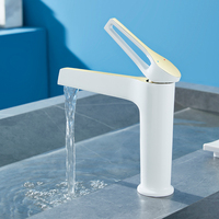 Robinet de lavabo moderne en laiton brossé doré non revêtu, monotrou, pour eau chaude et froide, à poser sur le comptoir