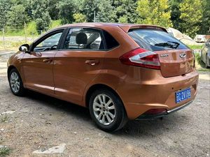 Venta al por Mayor de Autos Usados en China, SUV a Gasolina Turbo de 2.0L, Año 2016, Transmisión Manual, 5 Asientos, Asientos de Cuero, Asientos Eléctricos, Faros LED, TPMS, Techo Solar - Product Image 5