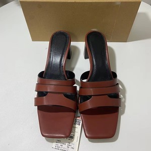 Sandales en velours à enfiler pour femme, bout carré, collection Printemps-Été 2025 – Chaussons de luxe à talons hauts, chaussures de créateur - Product Image 5