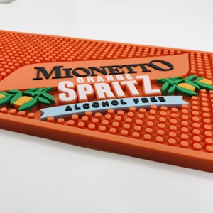 Tapete de Bar de PVC de Lujo, <span class=keywords><strong>Precio</strong></span> de Fábrica Budweise, Accesorios de Bar con Logotipo Personalizado, Tapete de Goma Suave Ecológico para Uso en Exteriores Certificado - Product Image 1