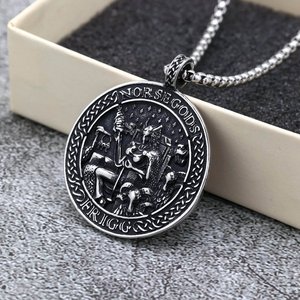 Collar Unisex Vintage de Acero Inoxidable con Medallón de Runas Vikingas de Odín, Colgante de los Dioses Nórdicos Frigg, Joyería de Regalo - Product Image 4