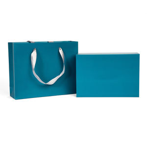 Individuelle Verpackungsbox aus Pappe mit transparentem Fenster und Logo für kieferorthopädische Retainer und Aligner aus dem Dentallabor - Product Image 3