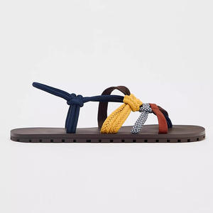 Sandalias de verano para mujer, de exterior, con parte superior de felpa suave, colores mixtos, con hebilla, cálidas, con suela de goma, de suela fina y gruesa, a la moda, al por mayor - Product Image 6