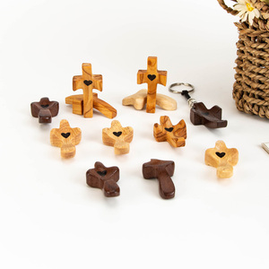 Croix en bois à main en <span class=keywords><strong>noyer</strong></span> pour soulager le stress, idéale pour l'artisanat – Cadeau spirituel anti-stress très prisé - Product Image 1
