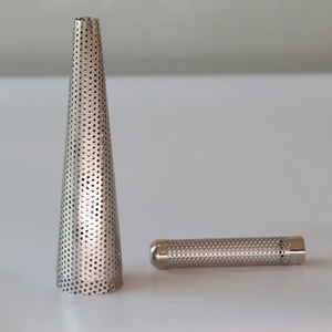 Tube filtrant perforé en acier inoxydable 316 personnalisé avec trous perforés, filtre à liquide intégré à la pompe pour utilisation en aquarium - Product Image 3