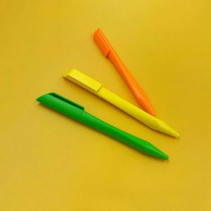 Bolígrafos Triangulares Promocionales con Logotipo Personalizado, Bolígrafos Económicos de Plástico para Regalo y Escritura - Product Image 2