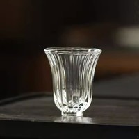 Vente en gros de tasses à thé en forme de fleur de 50 ml, 1,7 oz, base rose transparente, verre borosilicate de haute qualité, pour la maison et les restaurants