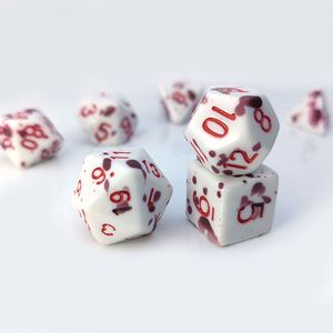 Juego de Dados Poliédricos de Acrílico de 7 Piezas con Pintura en Aerosol Efecto Sangre para Halloween, para Juegos de Mesa - Product Image 3