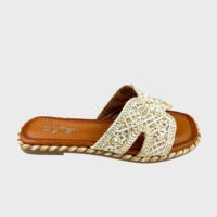 Mules de luxe décontractées haut de gamme pour femme, ornées de perles blanches et de fleurs tissées, à bout carré, plates, à enfiler, avec empeigne en forme de H
