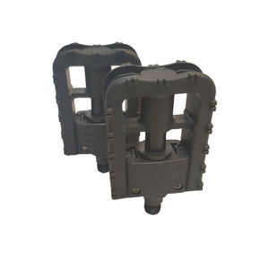 Pédales peu encombrantes pour vélo pliant placées dans le coffre de la voiture Allées étroites Pédale pliable en nylon pliable pour vélo - Product Image 3