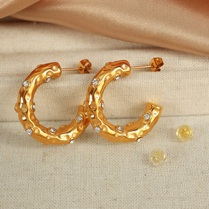 C-Shaped Hoop Earrings 18K Gold Plated <b>Titanium</b> Steel With Pearls And Diamonds Women's Everyday Wear - Product Image 3