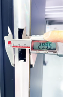 Ultradünner Indoor-Werbe-LED-Poster-Bildschirm P1.53/ P1.86/P2.5 mit Rollen, Bodenständer und WLAN, mobil und beweglich
