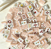 Roze-abrikoos parelmoer Amerikaanse Mahjong set met gegraveerd fruitpatroon, acrylstenen, complete set, waterbestendig