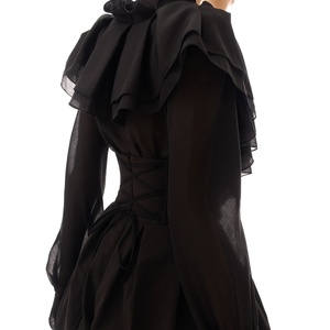 Vestido Mini de Gasa con Encaje Sólido para Mujer, Estilo Nuevo 2026, Diseño OEM Personalizado, Cuello en V, Manga Acampanada, Corte en A, con Adorno de Pompones - Product Image 3