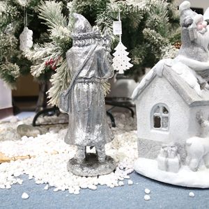 Figura de Santa Claus en Resina con Acabado Metálico, Decoración Navideña para Interiores - Product Image 4