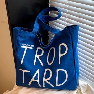 Nuova Borsa Tote 2025 Grande Capacità con Stampa, Stile Urbano Semplice, Blu Klein, Versatile in Tela per Tempo Libero e Viaggi - Product Image 1