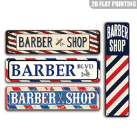 Letrero Metálico Vintage de Barbería con Diseño de Poste Rojo, Blanco y Azul