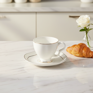 Современный винтажный английский чайный набор из костяного фарфора с золотой отделкой: керамические чашки и блюдца - Product Image 5