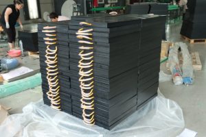 แผ่นรองกันลื่นขนาด 600x600 มม. สำหรับอุปกรณ์หนักและการใช้งานทุกสภาพพื้นผิว พร้อมโครงสร้างที่ทนทาน - Product Image 3