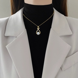 Parure de bijoux en acier inoxydable plaqué or, collier lettre Pigeon entièrement serti de zircons et perles, et boucles d'oreilles de banquet, pour femme élégante - Product Image 2